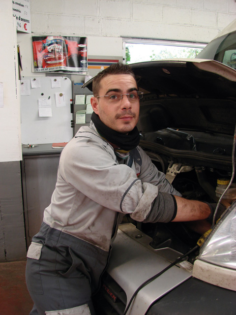 Un mécanicien du Garage Nanni